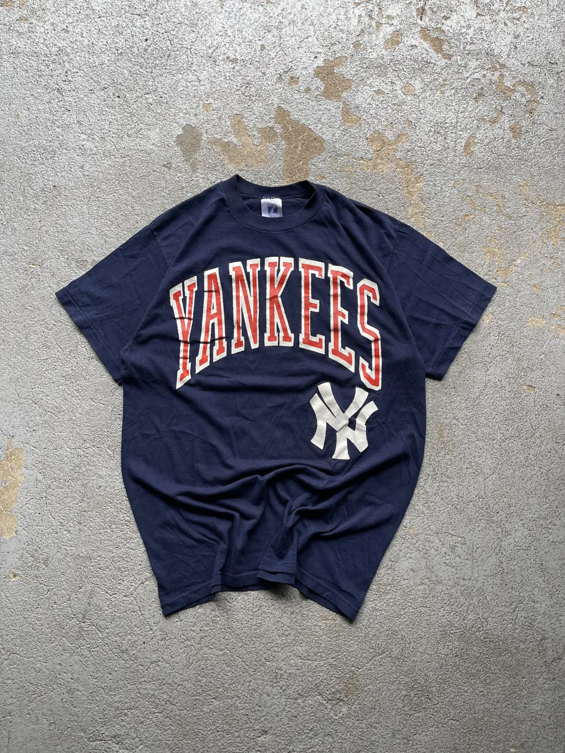 Vintage Logo 7 Yankees Tee