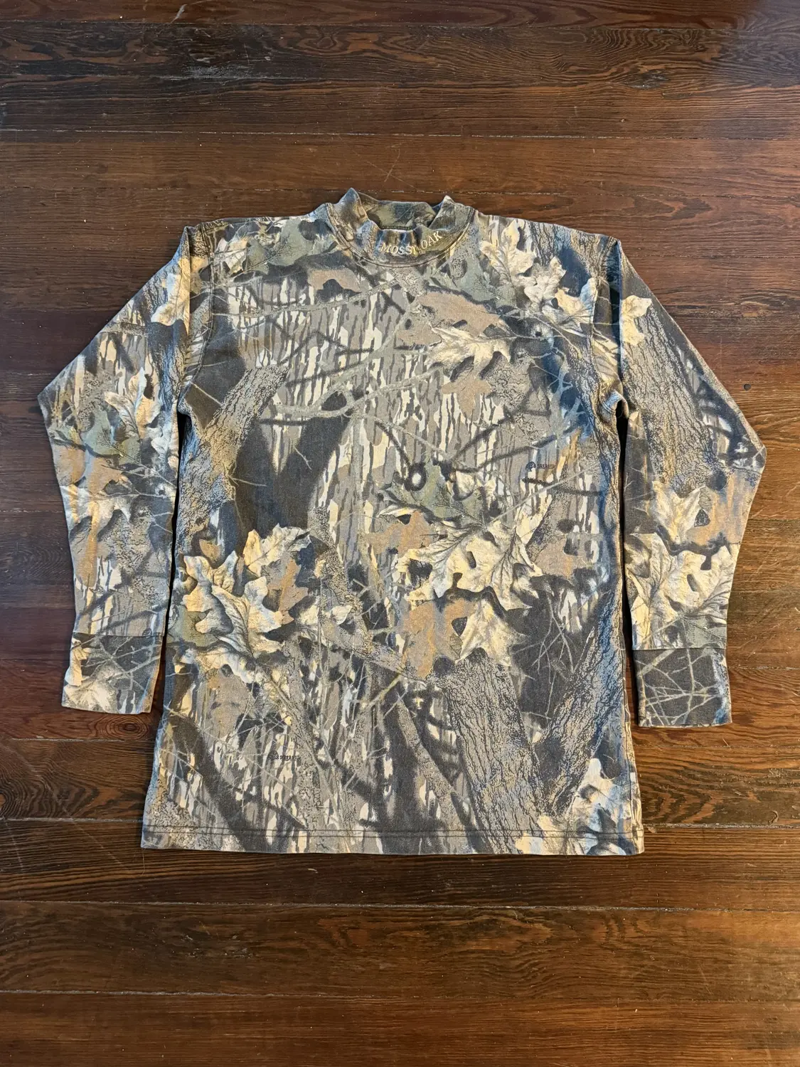 Vintage Mossy Oak Camo Longsleeve Tee